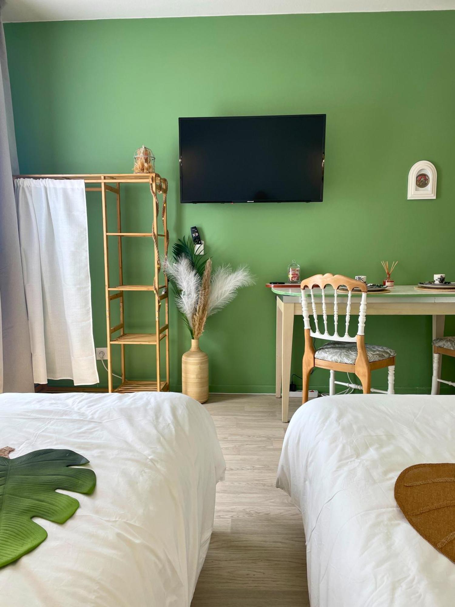 Boudoir - Clim-Wifi-Twin-Gare Apartment Lourdes Ngoại thất bức ảnh